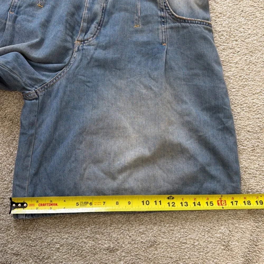 We The Free Free People Blue Denim Wide Leg Pleated Button Fly Shorts Size 32